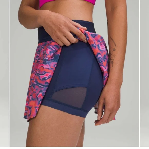 likeNEW Lululemon Court Rival High Rise Skirt
Chroma Clash Multi/Mineral Blue 10 - Picture 2 of 8